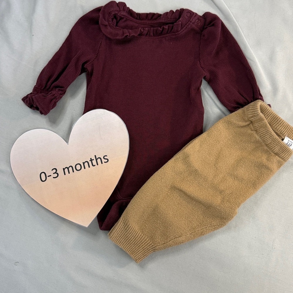 GAP Kids Matching Set - Burgundy long sleeve onesie & Tan knit pants